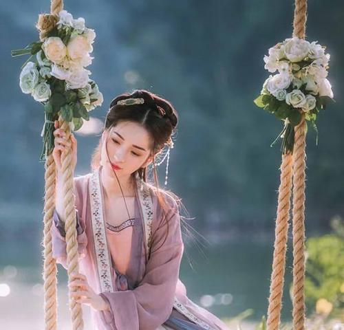 小女孩的美丽与纯真（小女孩的美丽与纯真）
